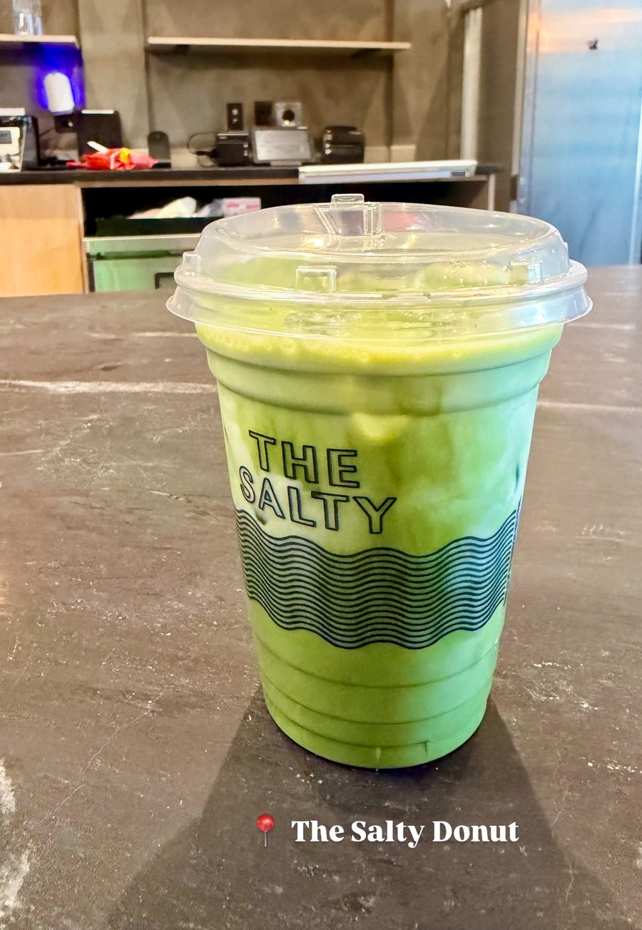 Matcha verde brillante de The Salty en Wynwood